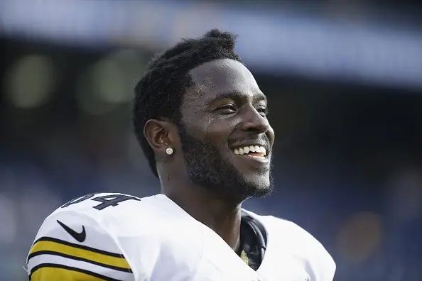 Discover Antonio Brown’s Jaw-Dropping Net Worth and Lavish Lifestyle!