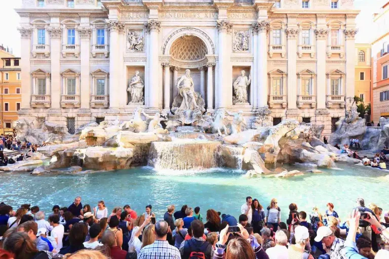 Unforgettable Act at the Rome Trevi Fountain Raises Concerns